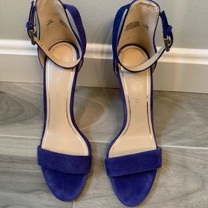 Enzo Angiolini  suede sandel